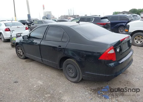 2012 Ford Fusion S z USA, uszkodzony, nr VIN 3FAHP0GA8CR360897